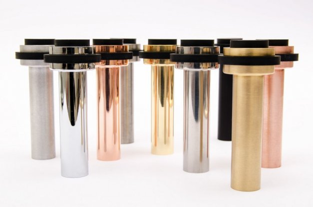 Dörrstopp i polerad mässing, borstad mässing, porrad koppar borstad koppar, svart aluminium samt krom