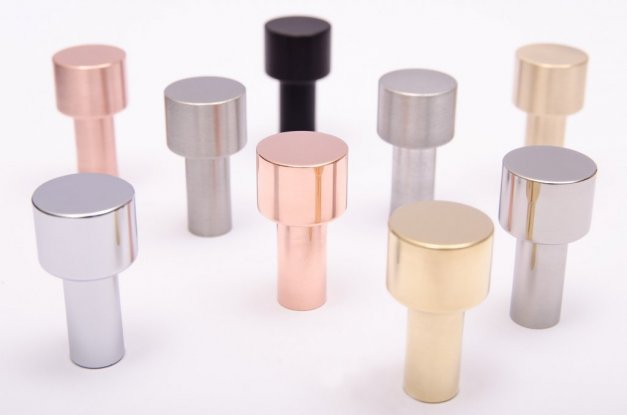 Dot 33, hook in polished brass, brushed brass, polished copper, brushed copper, polished stainless steel, brushed stainless stee