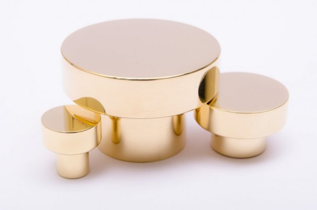 Knopp / Krok Dot 30 <BR> polerad mässing