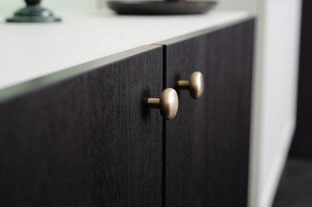 Knob / Hook Caramel 24 <BR> brushed brass